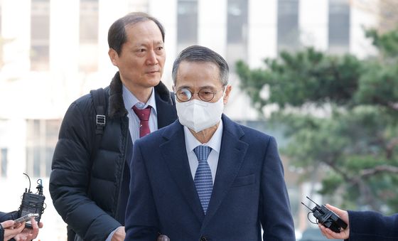 '강서구청장 선거 개입 의혹' 김규현 변호 맡은 이완규