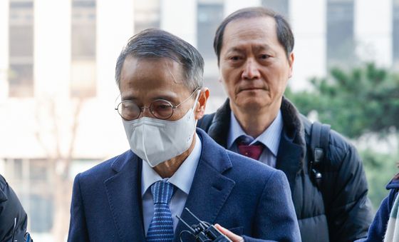 김규현 전 국정원장 '묵묵부답'