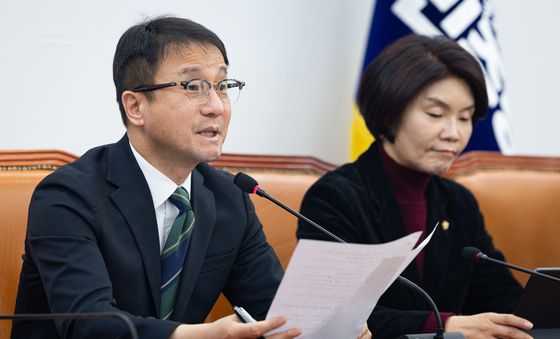 정책조정회의 발언하는 한병도 원내대표