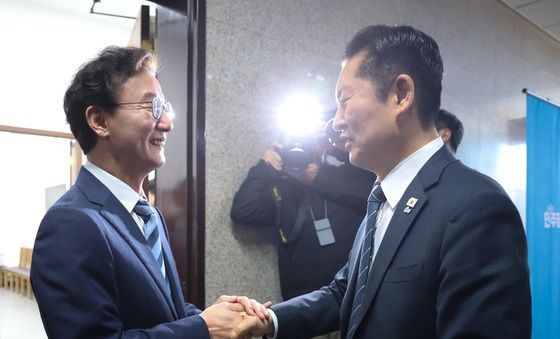 손잡은 정청래·전재수