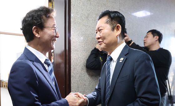 전재수 의원 면담 나선 정청래 대표