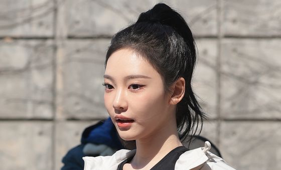 에스파 닝닝, 봄 햇살에 반짝반짝