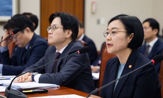법안 의견 제시하는 한성숙 중기부 장관
