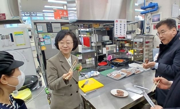 오유경, '왕사남' 흥행 명소 영월에 안심먹거리 지원