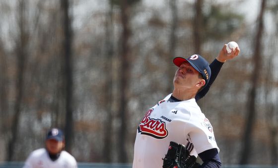 시범경기 선발로 나선 두산 플렉센