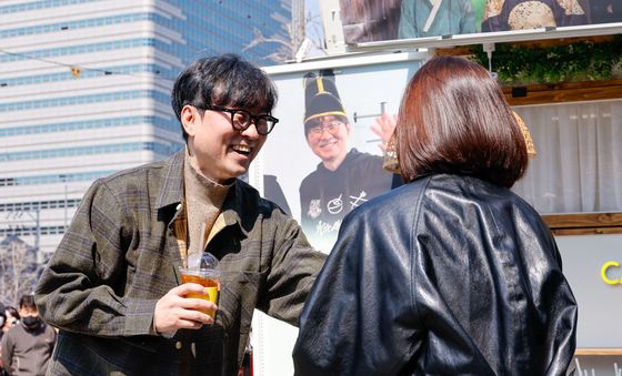 '천만영화 감독' 장항준, 활짝