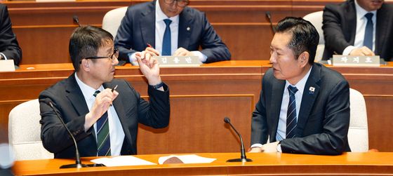 대화 나누는 정청래·한병도