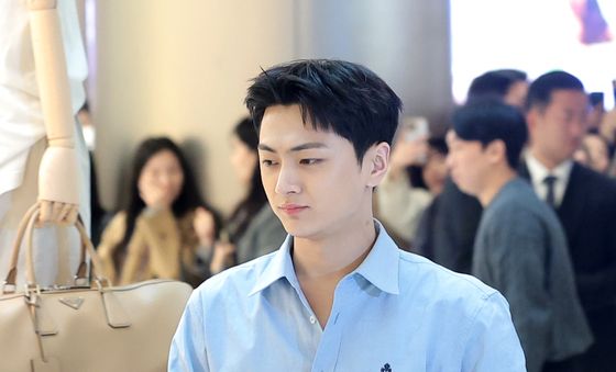 제이, 사랑스러운 남친룩