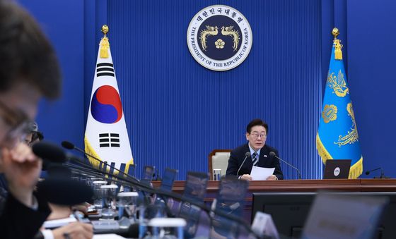 수석보좌관회의 주재하는 이재명 대통령