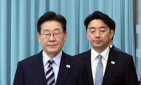 수석보좌관회의 참석하는 이재명 대통령