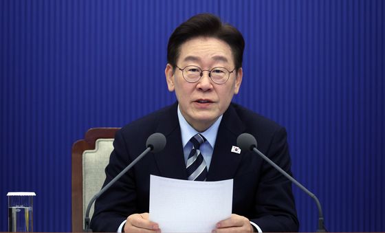 수석보좌관회의 발언하는 이재명 대통령