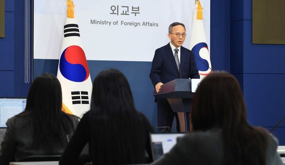 정례브리핑하는 박일 외교부 대변인