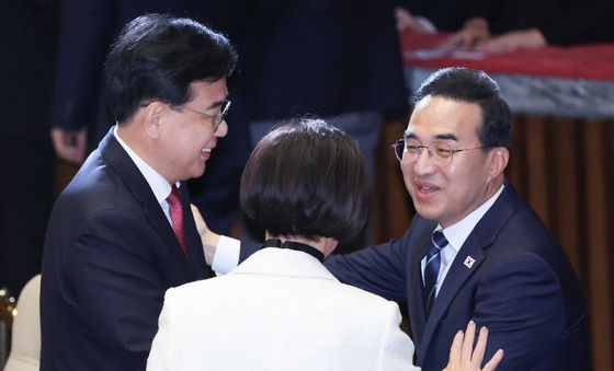 대화하는 송언석·박홍근