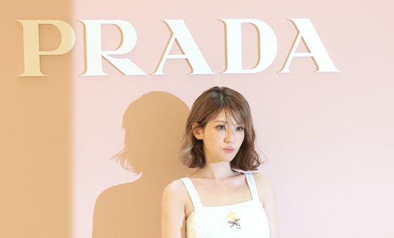 전소미, 매혹 눈빛