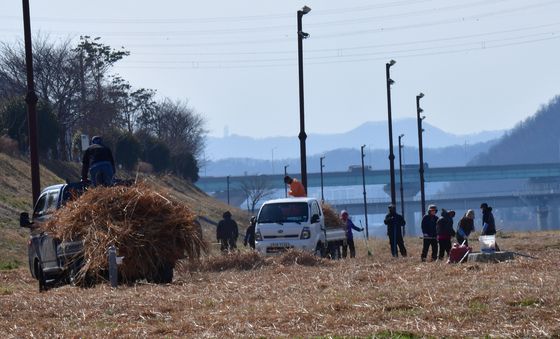 말끔히 정리된 형산강변