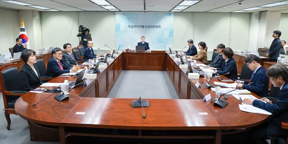 방미심위, '9인 체제' 첫 회의