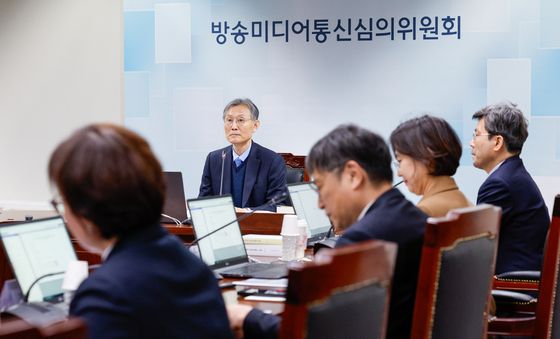 '9인 체제' 첫 회의 갖는 방미심위
