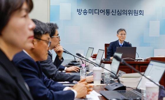 방미심위, 9인 체제 첫 전체회의
