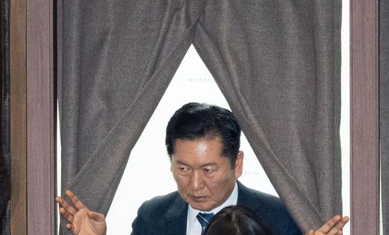 예결위원장 보궐선거 투표 마친 정청래 대표