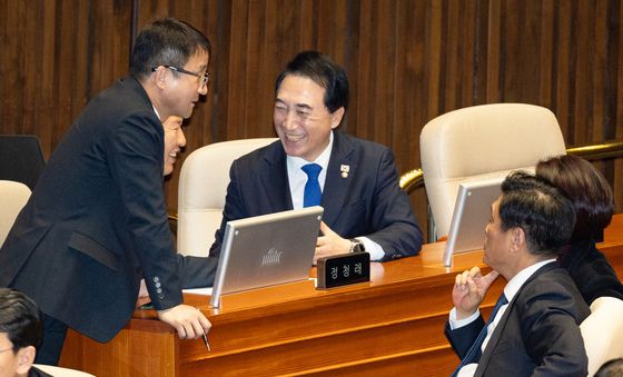 민주당 지도부 '화기애애'