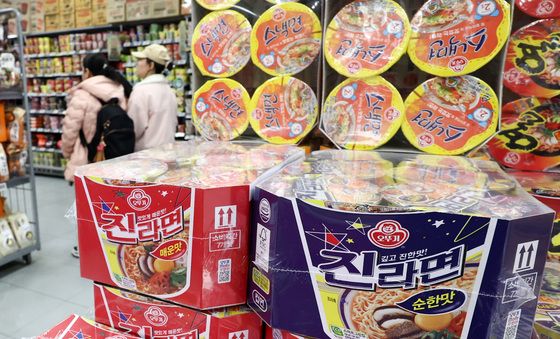 농심·오뚜기·삼양, 라면값 인하 결정