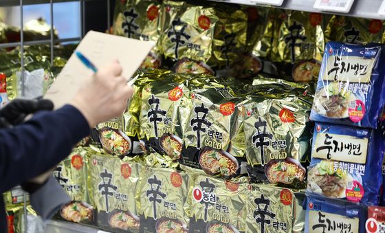 농심, 라면·스낵 가격 인하 결정