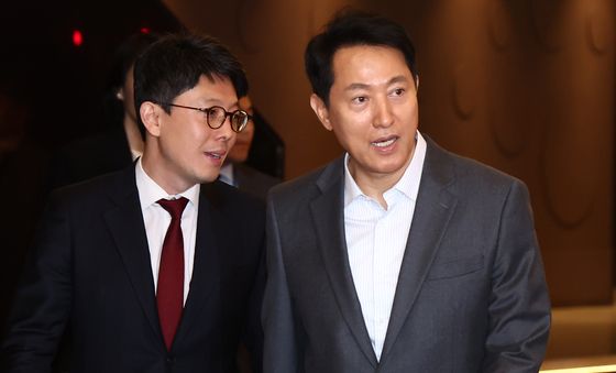 국민의힘 지선 후보 등록 마감 앞두고 백브리핑 나선 오세훈 시장