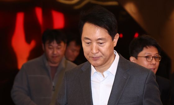 국민의힘 지선 후보 등록 마감 앞두고 백브리핑 나선 오세훈 시장