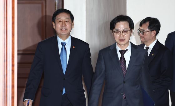 민생물가 특별관리 TF 회의 참석하는 구윤철·김정관