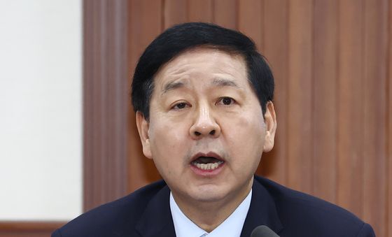 구윤철 부총리, '석유 가격 안정 위해 최고가격제 시행'