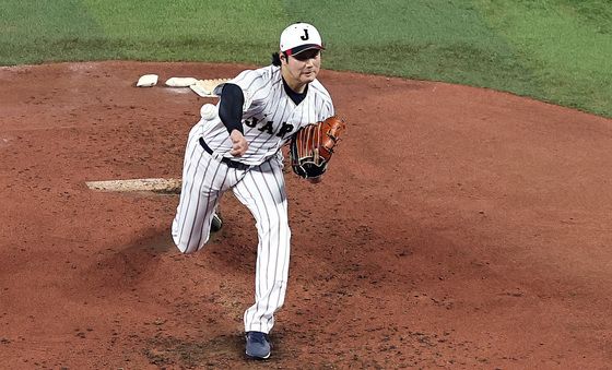 공 던지는 오타니