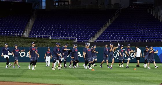 훈련하는 WBC 대표팀