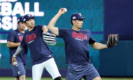 훈련하는 셰이 위트컴과 박해민