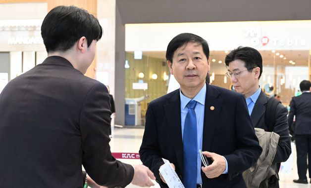 구윤철 부총리, 한일 재무장관회의 참석 출국