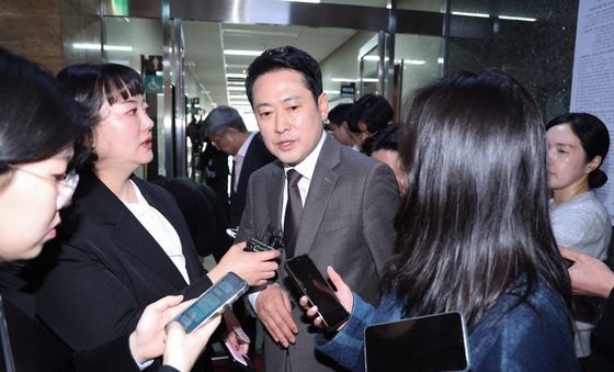 이정현 공관위원장 사퇴 질문 받는 장동혁 대표