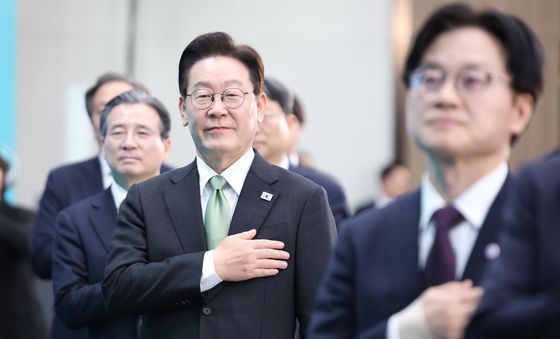 국민의례하는 이재명 대통령