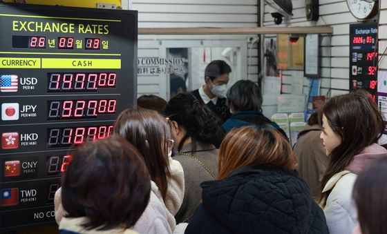 국제 유가 급등, 환율 연속 상승