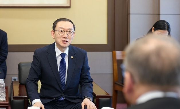 이명구 관세청장, 이반 얀차렉 주한 체코 대사 접견