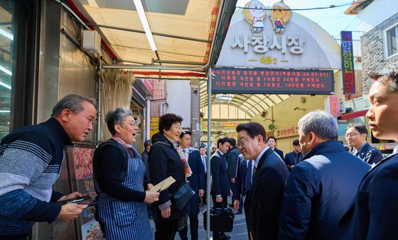 이재명 대통령, 청주 사창시장 방문