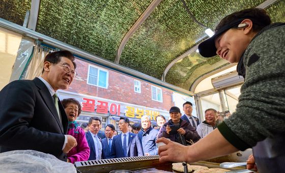 이재명 대통령, 청주 사창시장 방문