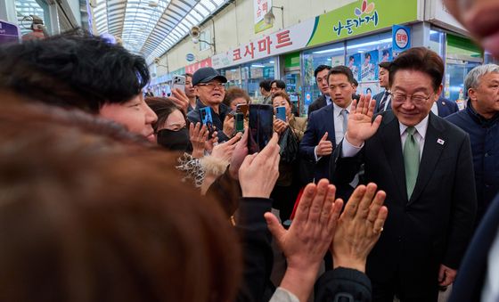 청주 사창시장 방문한 이재명 대통령