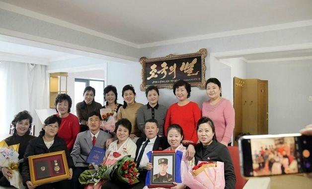 北 '새별거리 새집들이' 진행…"애국 가풍 이어갈 것"