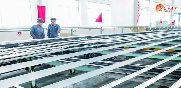 北 알루미늄 창문 공장, '혁명정신'으로 생산에 박차