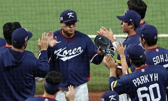 '삼자범퇴' 류현진, 출발이 좋다