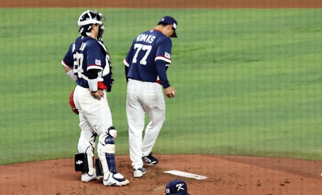 '3실점' 류현진, 집중타에 2회 못 넘기고 강판