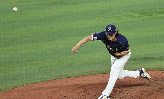 곽빈 '1사 1,2루 위기를 넘겨라!'