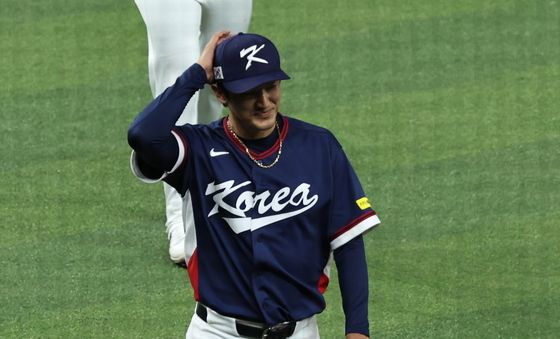 무실점으로 이닝 마친 고영표