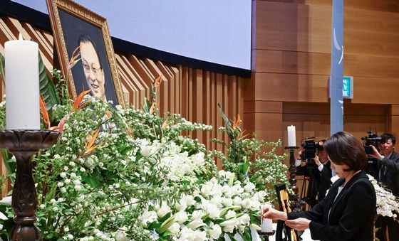 김혜경 여사, 故 이해찬 前 국무총리 49재 분향