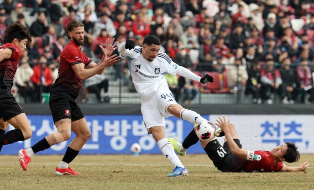 야고, 발등에 제대로 걸렸어