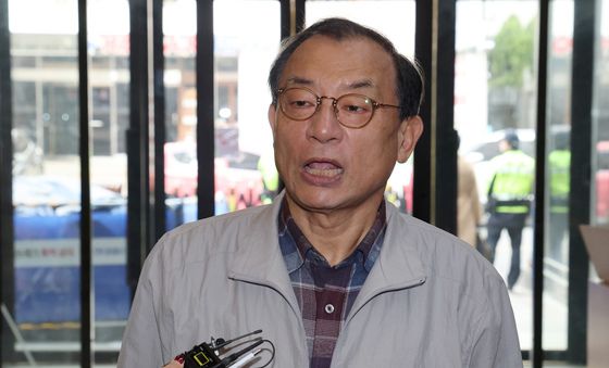 '사퇴' 이틀만에 복귀한 이정현